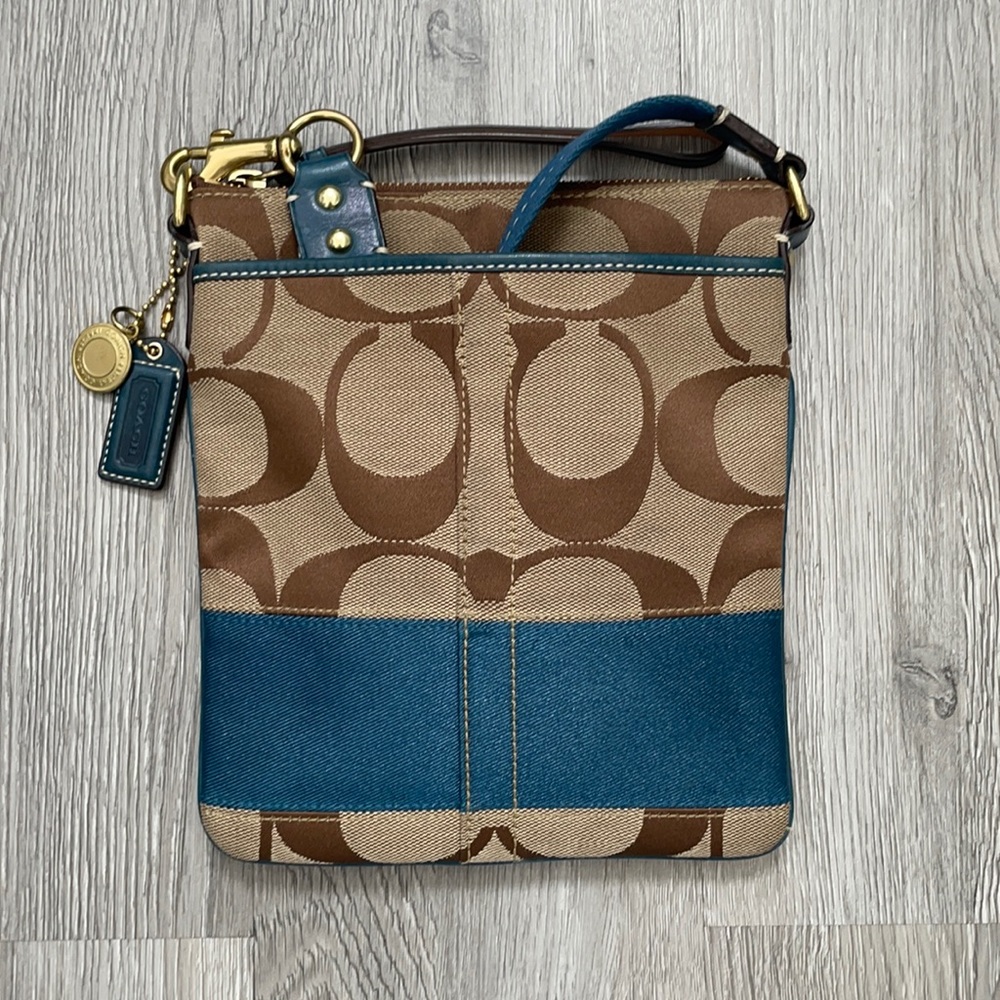 COACH Signature Striped Swingpack